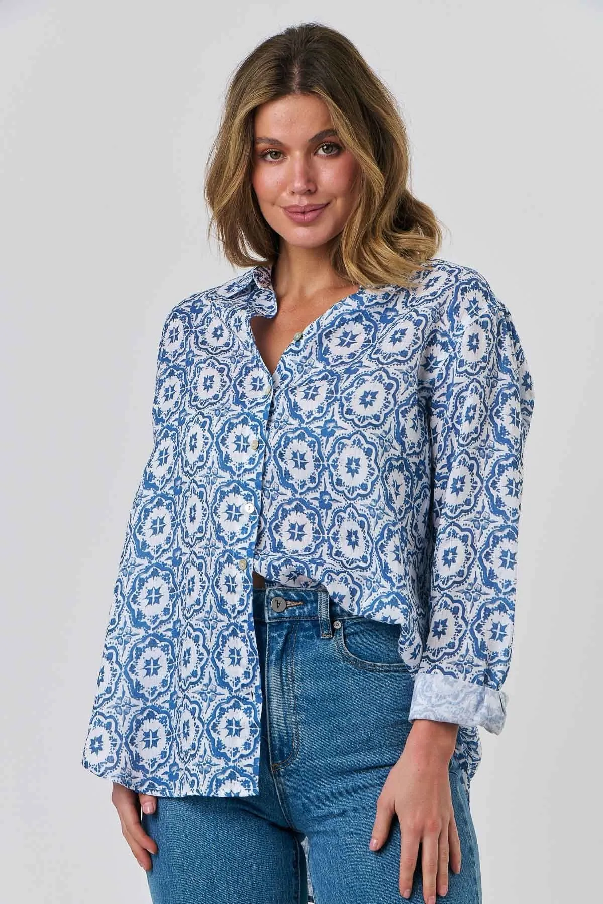 Tuile Bleue Linen Boyfriend Shirt